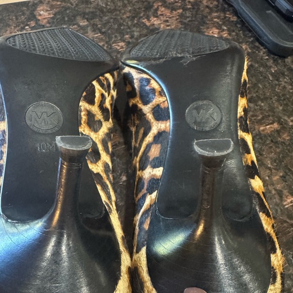 MICHAEL KORS LEOPARD PRINT CALF HAIR CLASSIC PUMPS! Size 10 - Picture 8 of 17